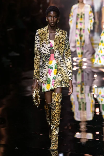 Look 32